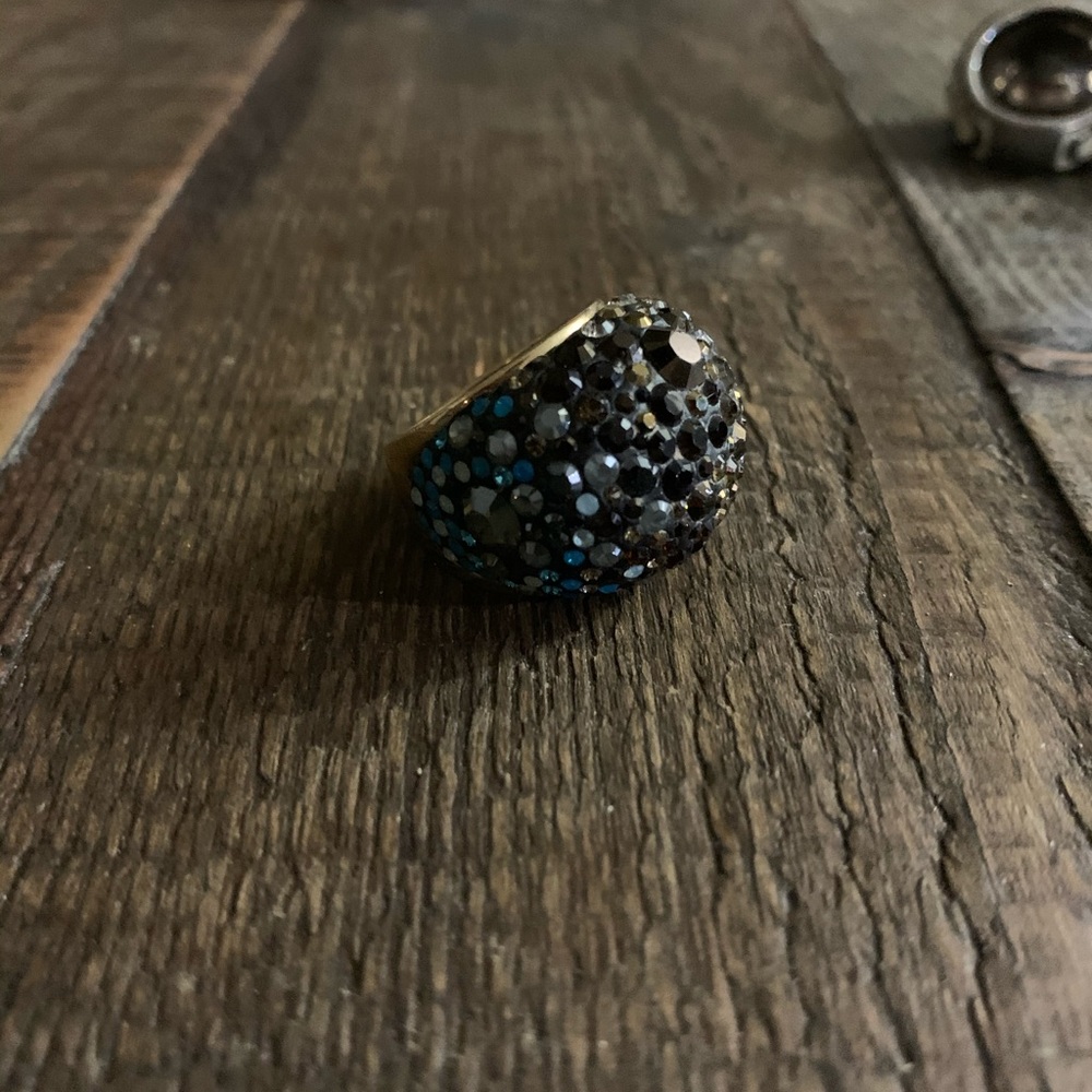 Swarovski chic ring size 6